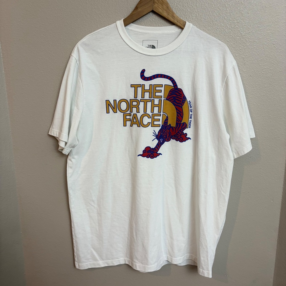 The North Face T Shirt Large Year of the Tiger Graphic White Short Sleeve Mens